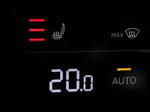 Volkswagen Passat 1.4 TSI PHEV GTE | Stoelverwarming | Massage | Carplay | Camera | Adaptive cruise | Matrix LED | Navigatie | Memory | Sfeerverlichting