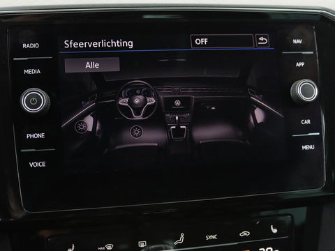 Volkswagen Passat 1.4 TSI PHEV GTE | Stoelverwarming | Massage | Carplay | Camera | Adaptive cruise | Matrix LED | Navigatie | Memory | Sfeerverlichting