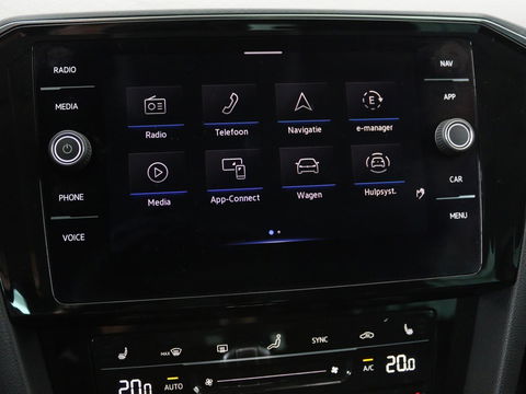 Volkswagen Passat 1.4 TSI PHEV GTE | Stoelverwarming | Massage | Carplay | Camera | Adaptive cruise | Matrix LED | Navigatie | Memory | Sfeerverlichting