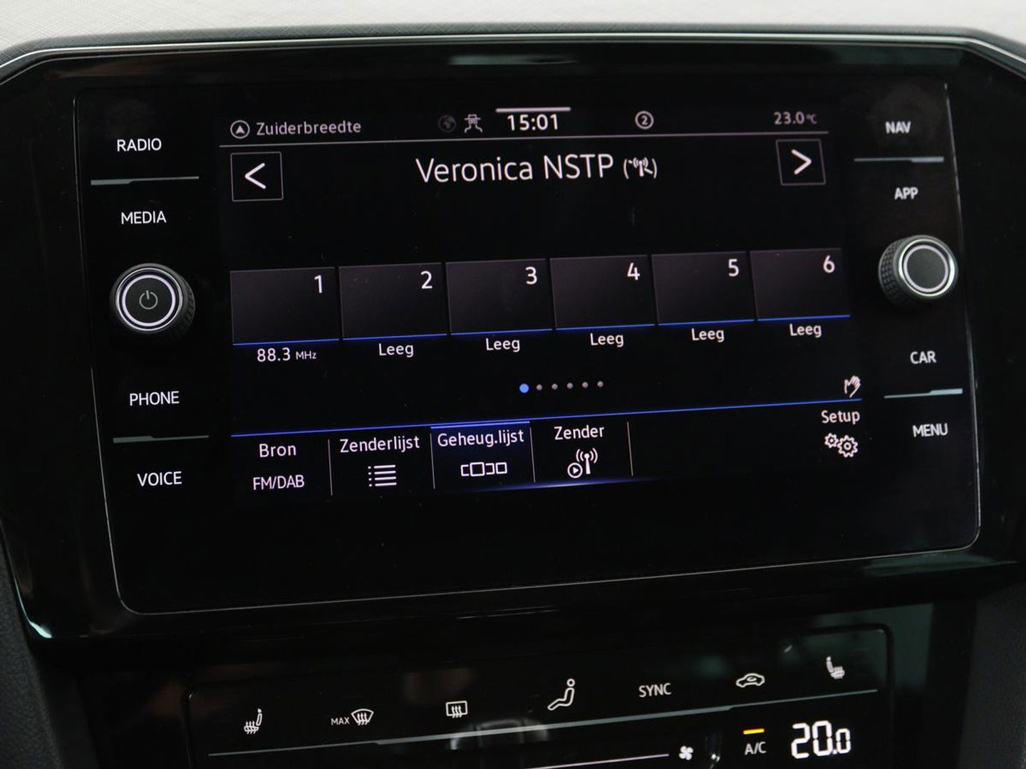 Volkswagen Passat 1.4 TSI PHEV GTE | Stoelverwarming | Massage | Carplay | Camera | Adaptive cruise | Matrix LED | Navigatie | Memory | Sfeerverlichting