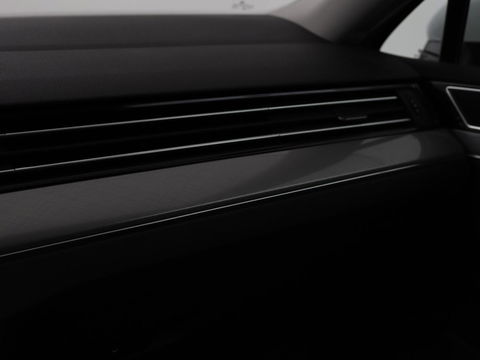 Volkswagen Passat 1.4 TSI PHEV GTE | Stoelverwarming | Massage | Carplay | Camera | Adaptive cruise | Matrix LED | Navigatie | Memory | Sfeerverlichting