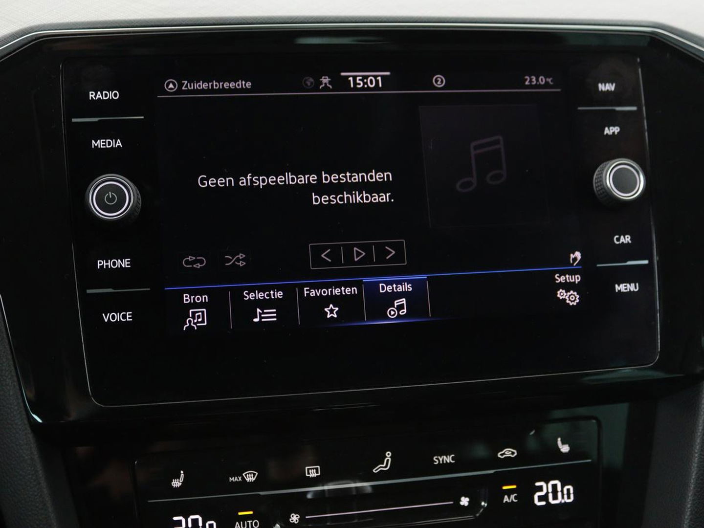 Volkswagen Passat 1.4 TSI PHEV GTE | Stoelverwarming | Massage | Carplay | Camera | Adaptive cruise | Matrix LED | Navigatie | Memory | Sfeerverlichting