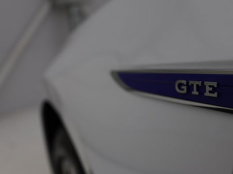 Volkswagen Passat 1.4 TSI PHEV GTE | Stoelverwarming | Massage | Carplay | Camera | Adaptive cruise | Matrix LED | Navigatie | Memory | Sfeerverlichting