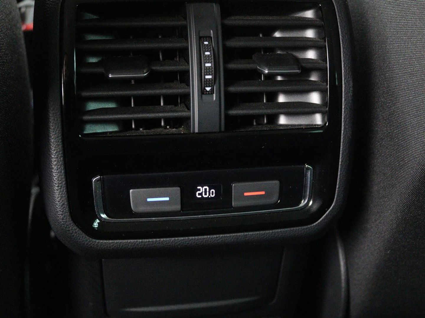 Volkswagen Passat 1.4 TSI PHEV GTE | Stoelverwarming | Massage | Carplay | Camera | Adaptive cruise | Matrix LED | Navigatie | Memory | Sfeerverlichting