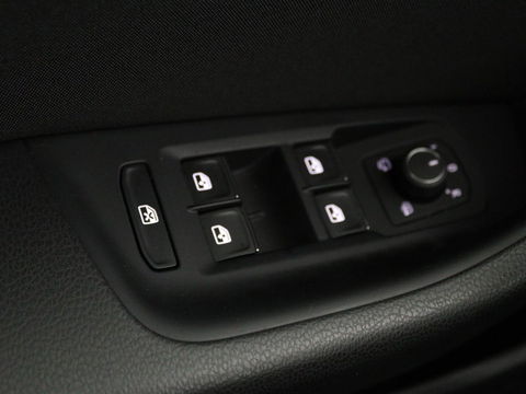 Volkswagen Passat 1.4 TSI PHEV GTE | Stoelverwarming | Massage | Carplay | Camera | Adaptive cruise | Matrix LED | Navigatie | Memory | Sfeerverlichting