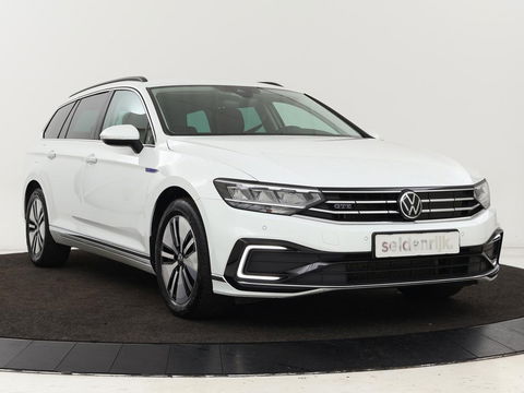 Volkswagen Passat 1.4 TSI PHEV GTE | Stoelverwarming | Massage | Carplay | Camera | Adaptive cruise | Matrix LED | Navigatie | Memory | Sfeerverlichting