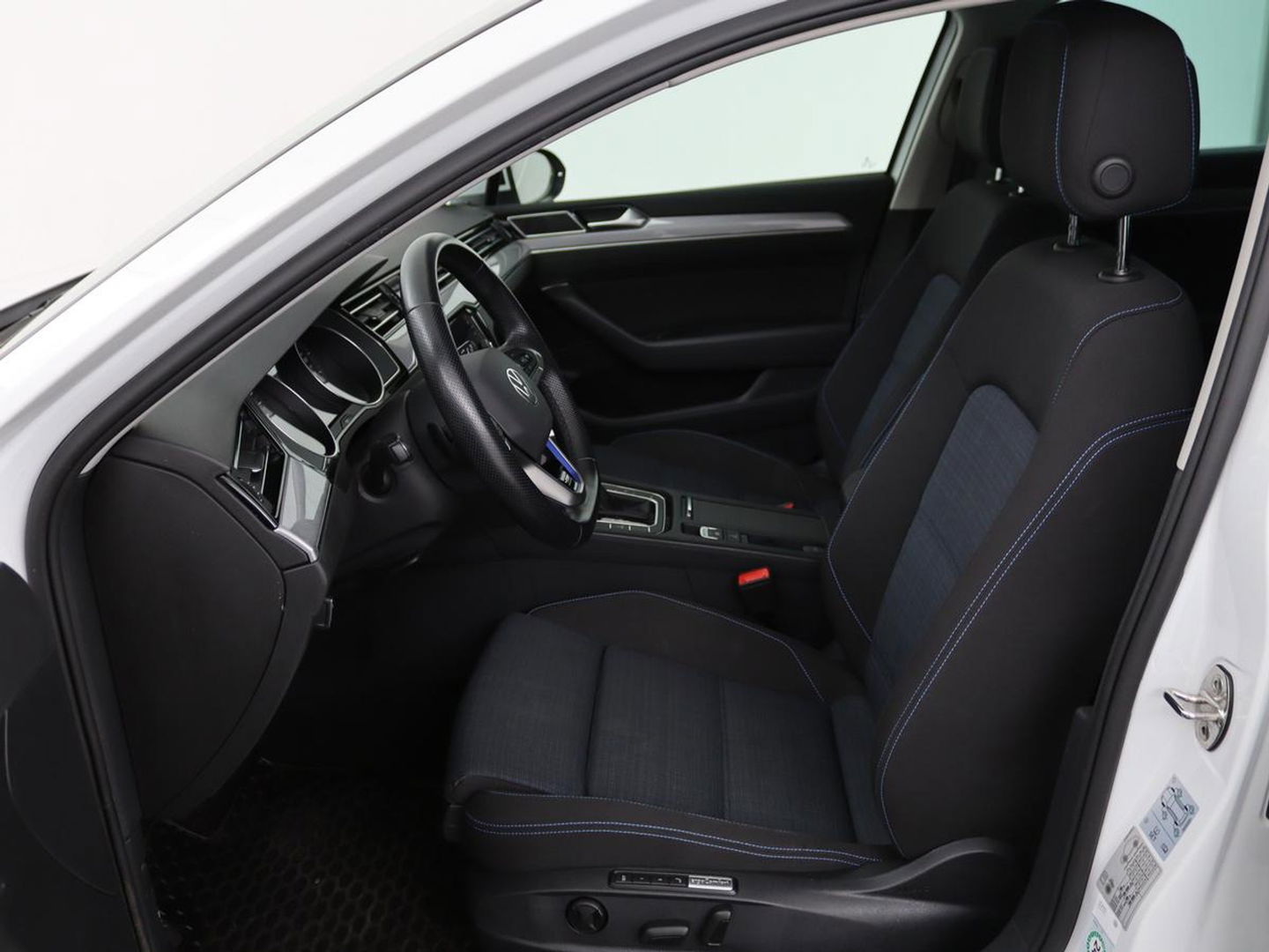 Volkswagen Passat 1.4 TSI PHEV GTE | Stoelverwarming | Massage | Carplay | Camera | Adaptive cruise | Matrix LED | Navigatie | Memory | Sfeerverlichting