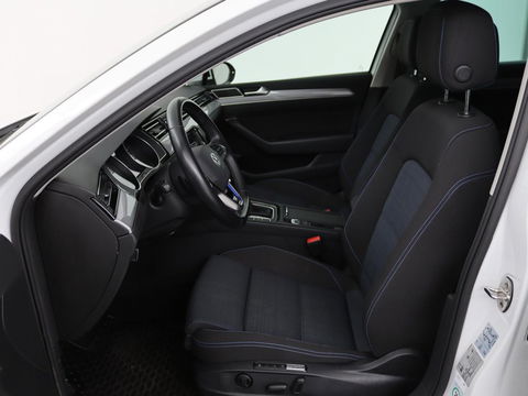 Volkswagen Passat 1.4 TSI PHEV GTE | Stoelverwarming | Massage | Carplay | Camera | Adaptive cruise | Matrix LED | Navigatie | Memory | Sfeerverlichting