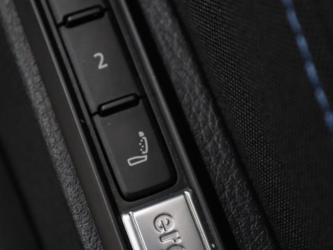 Volkswagen Passat 1.4 TSI PHEV GTE | Stoelverwarming | Massage | Carplay | Camera | Adaptive cruise | Matrix LED | Navigatie | Memory | Sfeerverlichting
