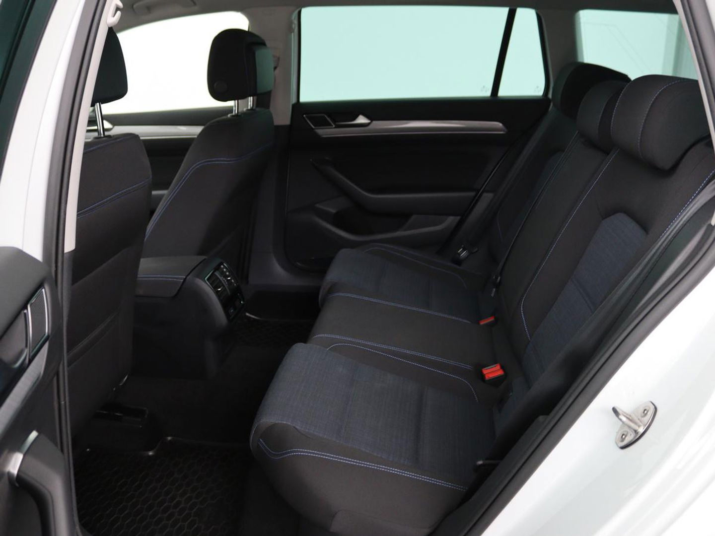 Volkswagen Passat 1.4 TSI PHEV GTE | Stoelverwarming | Massage | Carplay | Camera | Adaptive cruise | Matrix LED | Navigatie | Memory | Sfeerverlichting