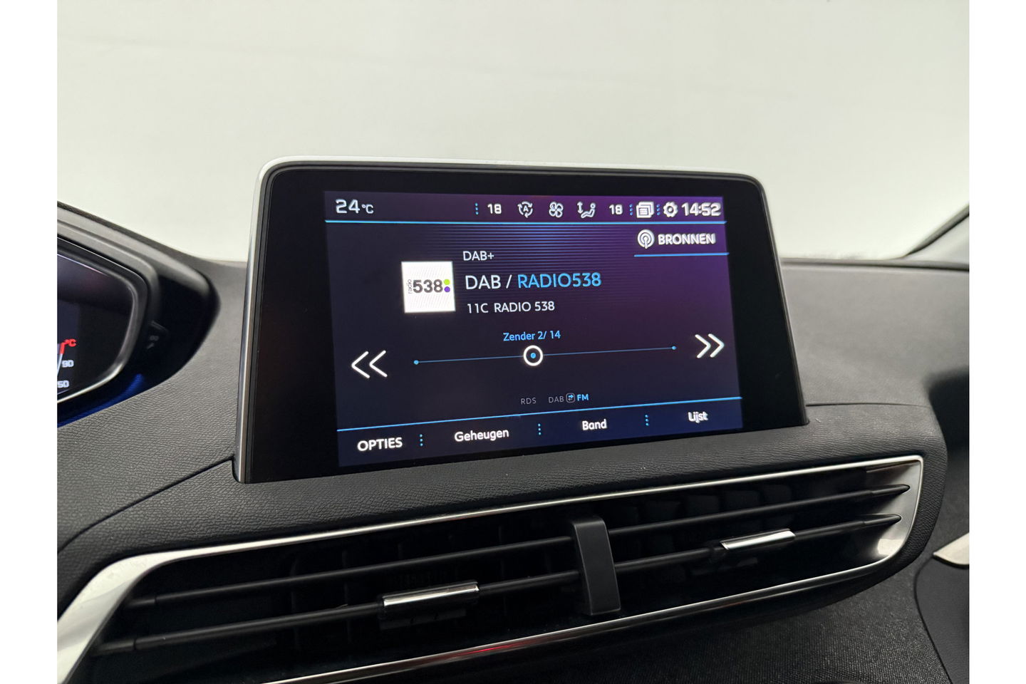 Peugeot 5008 1.6 PureTech 7p | Focal Audio | 181PK 360 Camera Sfeerverl. Memory LED Carplay Clima Cruise Navi Virtual PDC 19"LMV
