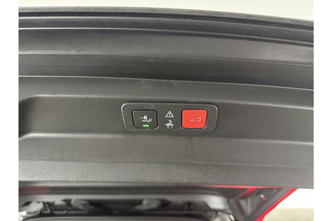 Peugeot 5008 1.6 PureTech 7p | Focal Audio | 181PK 360 Camera Sfeerverl. Memory LED Carplay Clima Cruise Navi Virtual PDC 19"LMV