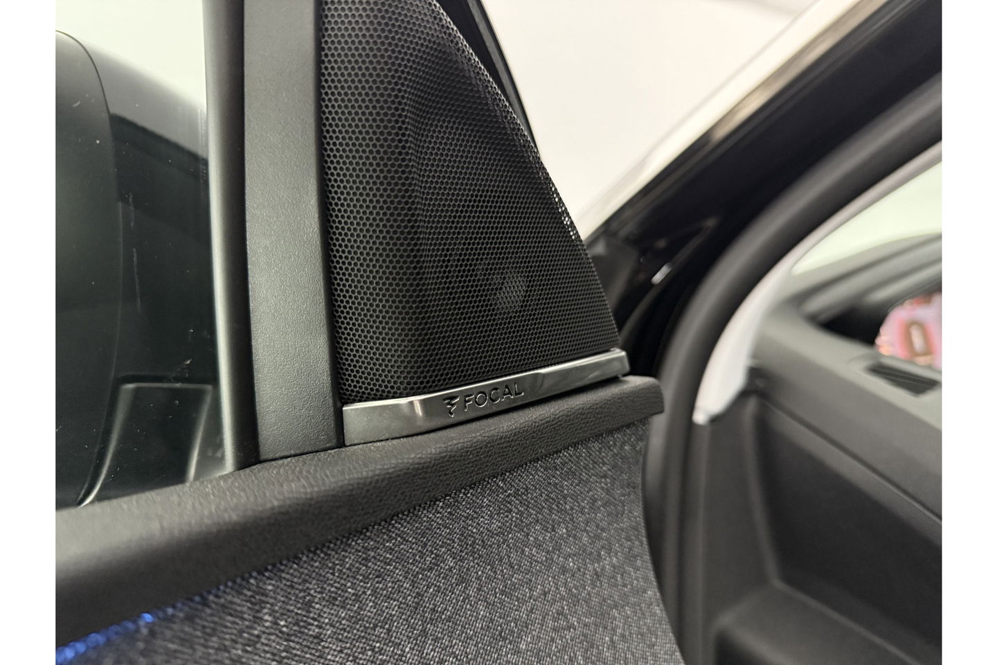 Peugeot 5008 1.6 PureTech 7p | Focal Audio | 181PK 360 Camera Sfeerverl. Memory LED Carplay Clima Cruise Navi Virtual PDC 19"LMV