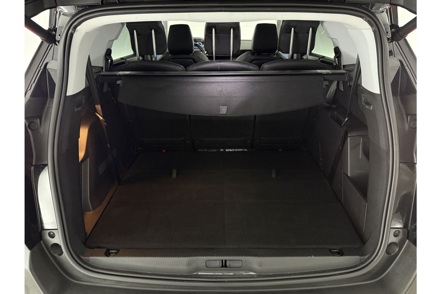 Peugeot 5008 1.6 PureTech 7p | Focal Audio | 181PK 360 Camera Sfeerverl. Memory LED Carplay Clima Cruise Navi Virtual PDC 19"LMV