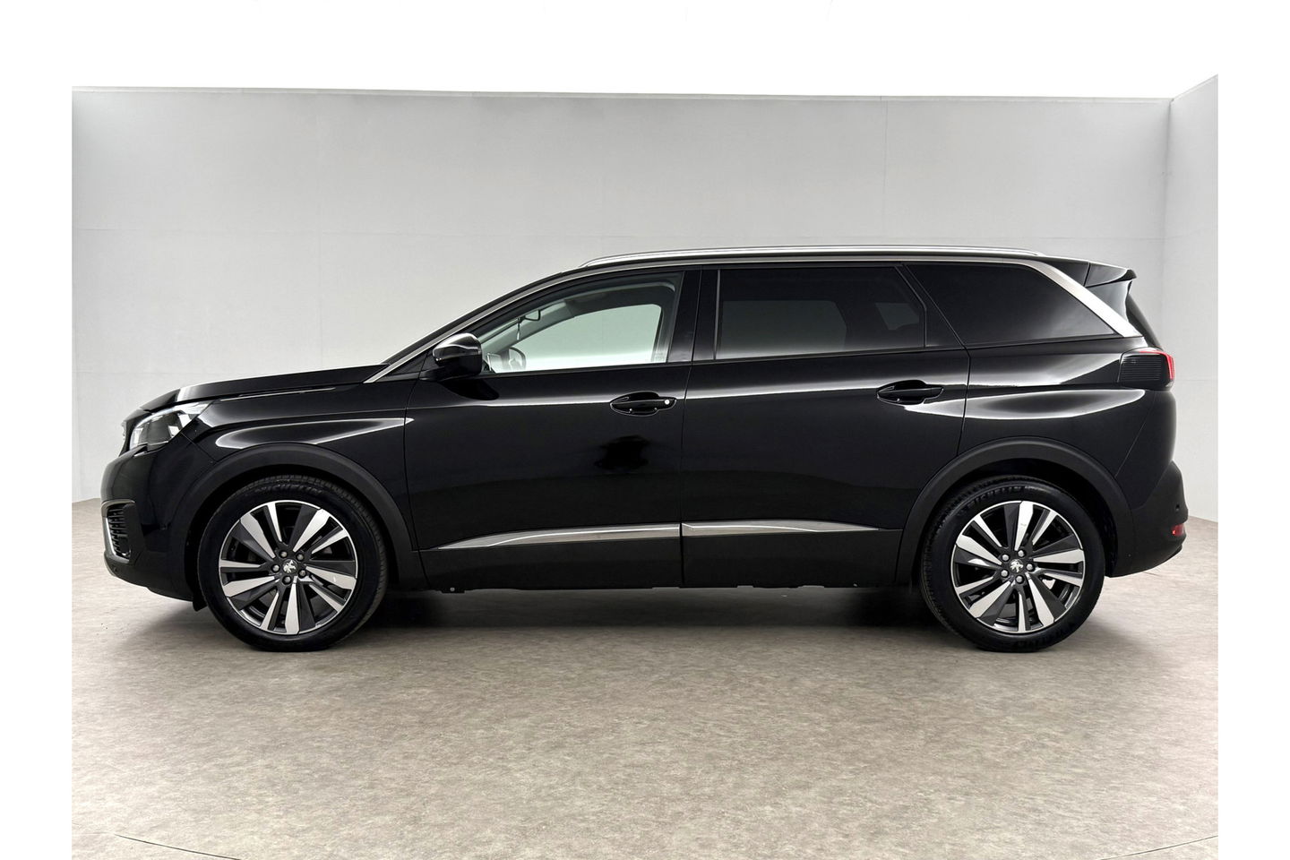 Peugeot 5008 1.6 PureTech 7p | Focal Audio | 181PK 360 Camera Sfeerverl. Memory LED Carplay Clima Cruise Navi Virtual PDC 19"LMV