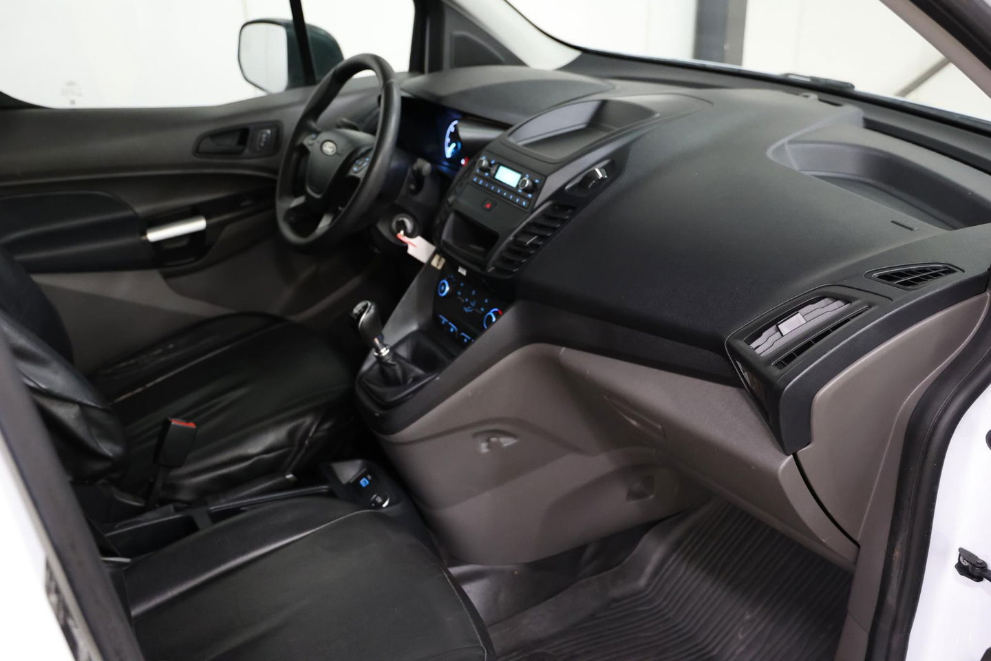 Ford Transit Connect 1.5 EcoBlue MET INRICHTING EN TREKHAAK