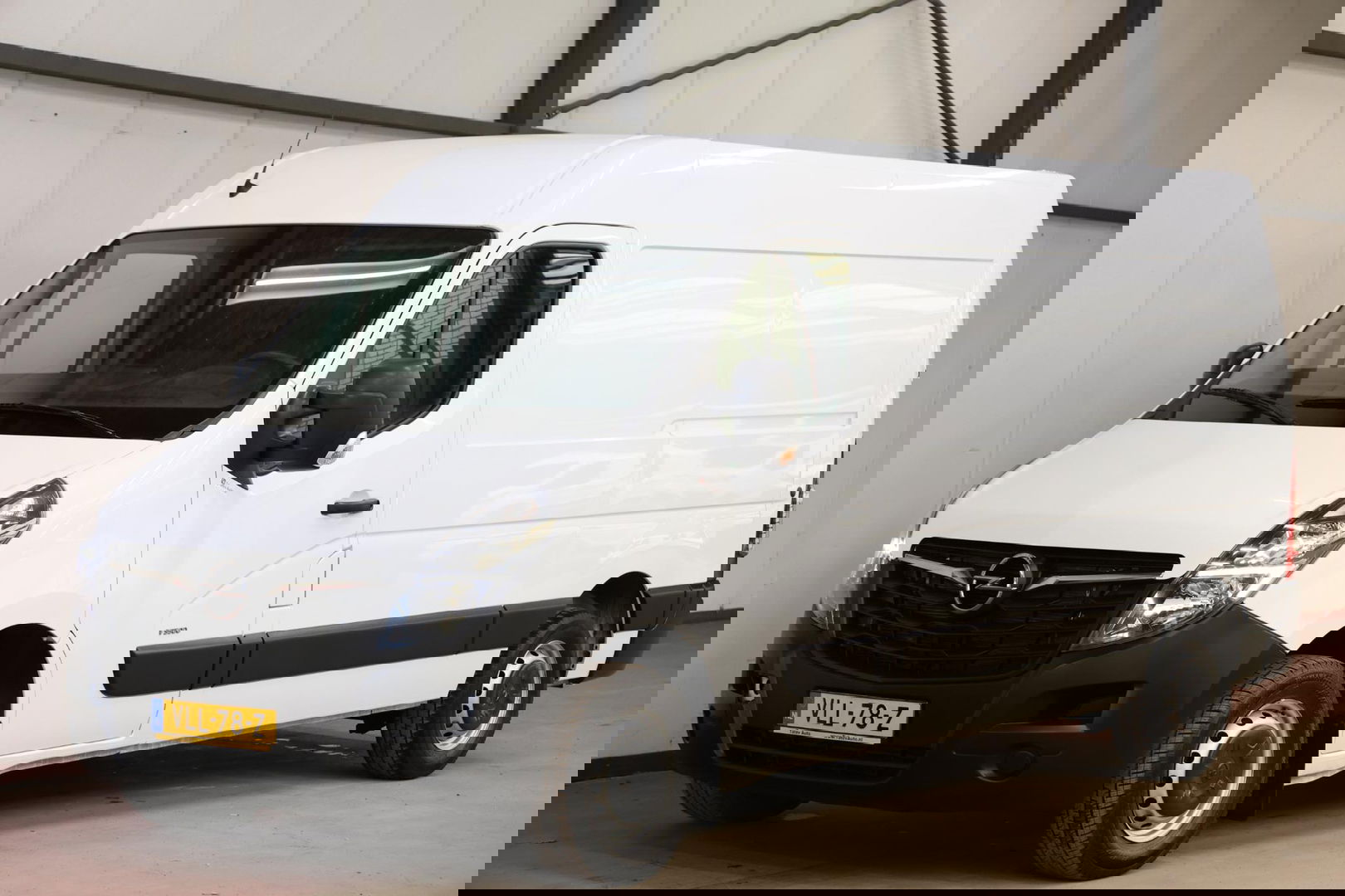 Opel Movano 2.3 Turbo 180PK L2H2 AUTOMAAT