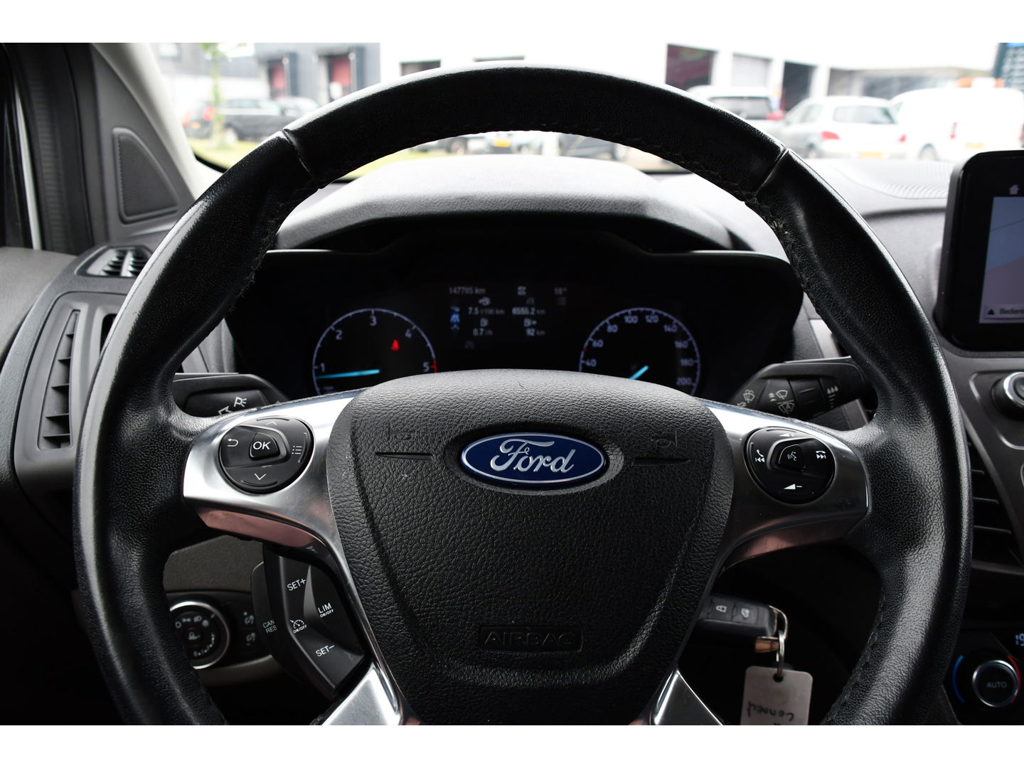 Ford Transit Connect 1.5 EcoBlue L2 PB Edition Camera, Cruise, Carplay, 120PK, Stoelverwarming, Automaat, Trekhaak, Sensoren, Uniek!