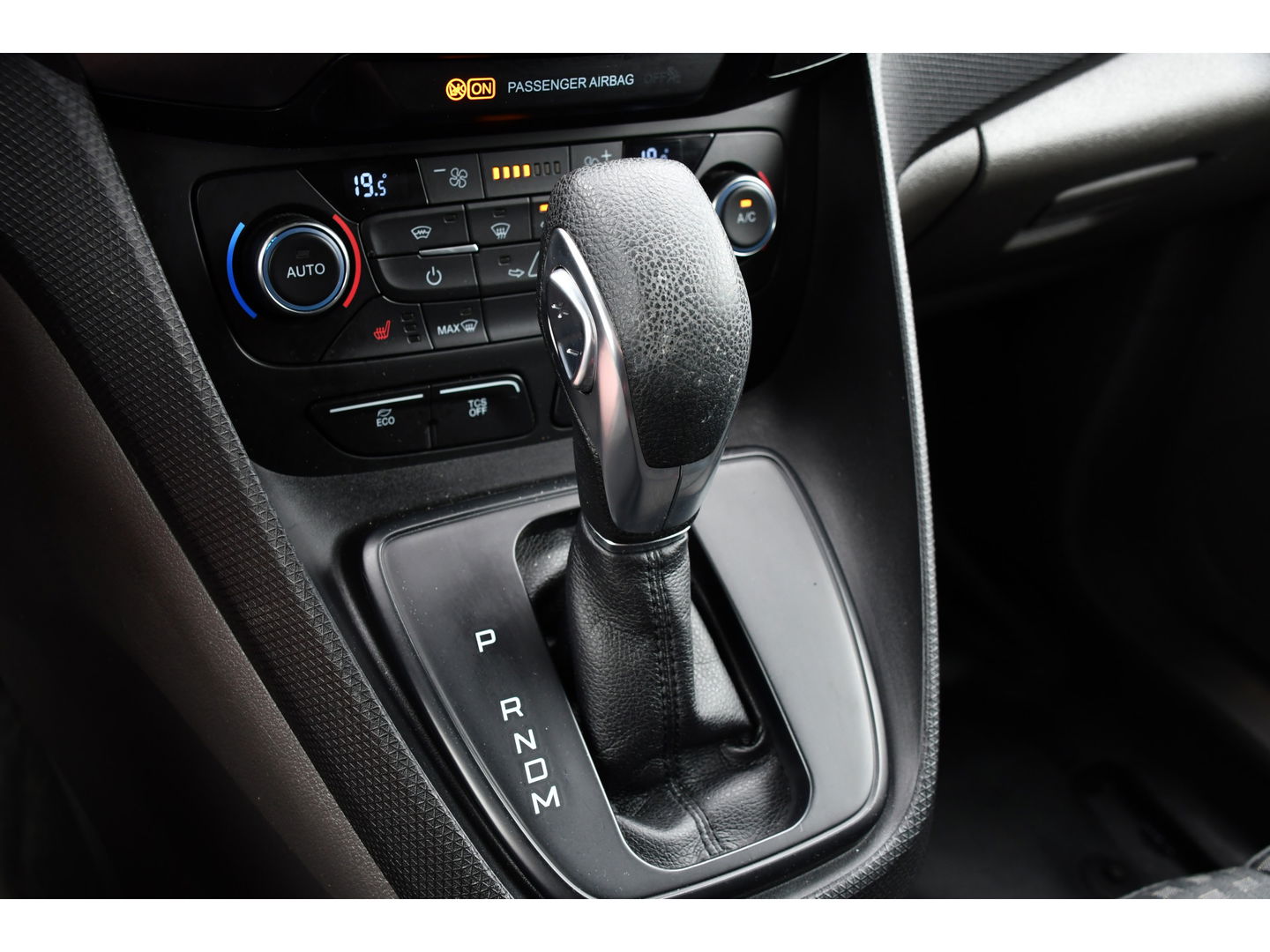 Ford Transit Connect 1.5 EcoBlue L2 PB Edition Camera, Cruise, Carplay, 120PK, Stoelverwarming, Automaat, Trekhaak, Sensoren, Uniek!