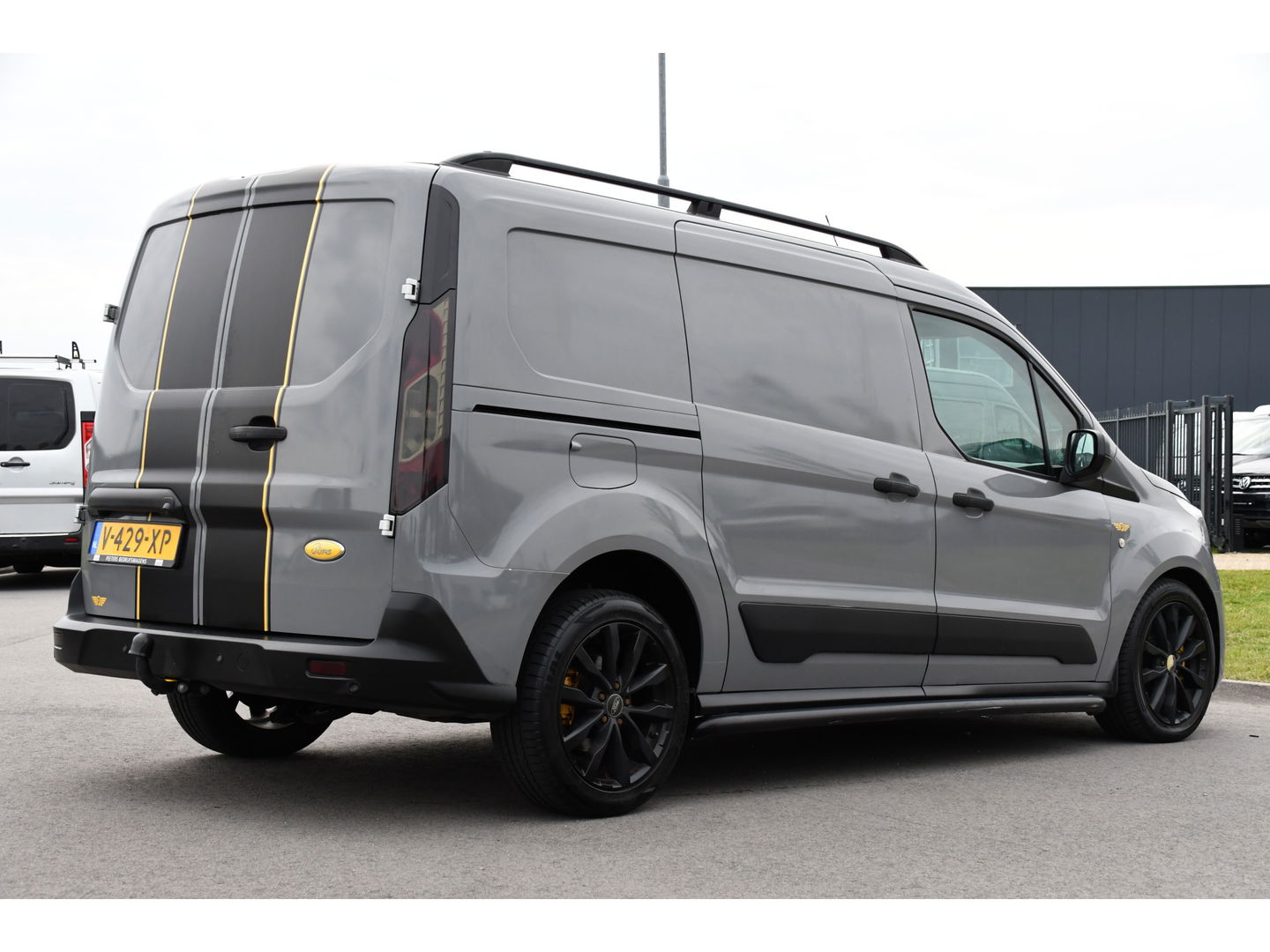 Ford Transit Connect 1.5 EcoBlue L2 PB Edition Camera, Cruise, Carplay, 120PK, Stoelverwarming, Automaat, Trekhaak, Sensoren, Uniek!