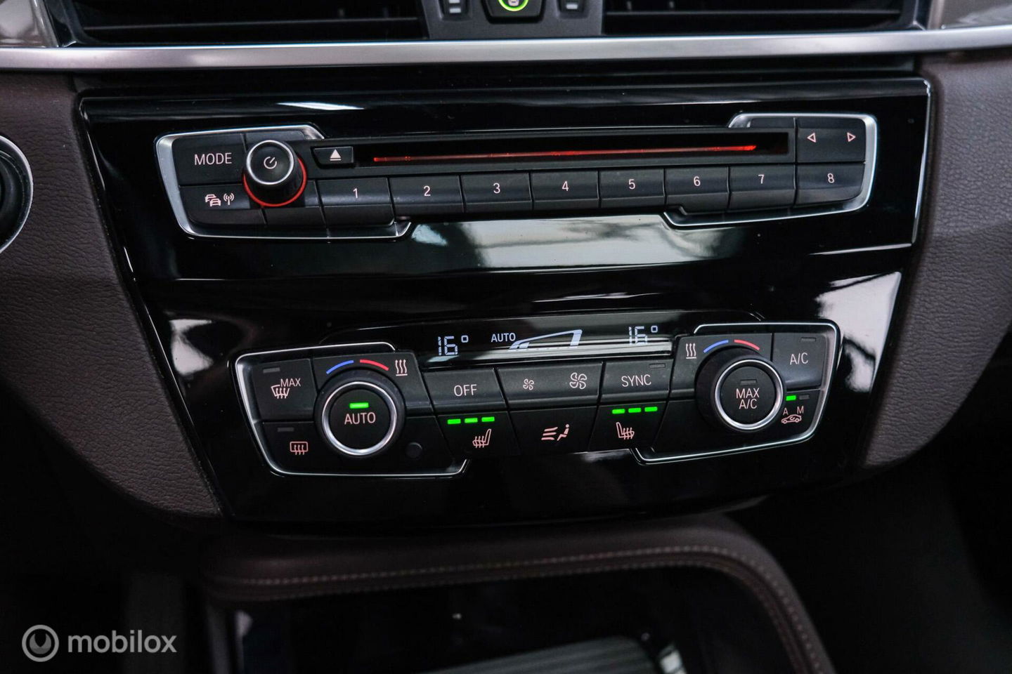 BMW X1 xDrive20i High Executive | 4x4 | HUD | Trekhaak | Leder | Orig NL auto | Dealer onderhouden | Camera | rijklaarprijs |