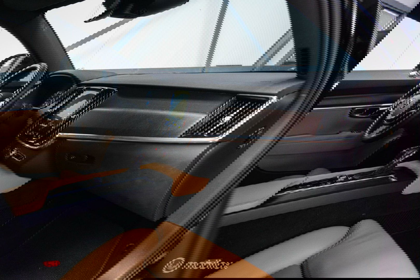 Volvo V90 Cross Country 2.0 D5 AWD Pro | Trekhaak | Leder | LED | Memory |