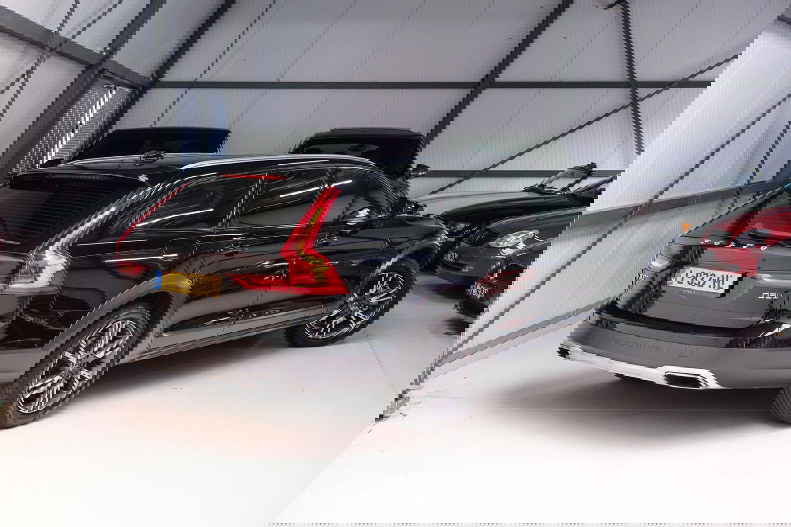 Volvo V90 Cross Country 2.0 D5 AWD Pro | Trekhaak | Leder | LED | Memory |