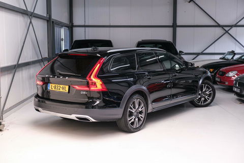 Volvo V90 Cross Country 2.0 D5 AWD Pro | Trekhaak | Leder | LED | Memory |