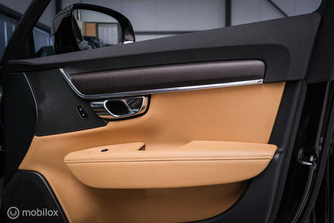 Volvo V90 Cross Country 2.0 D5 AWD Pro | Trekhaak | Leder | LED | Memory |