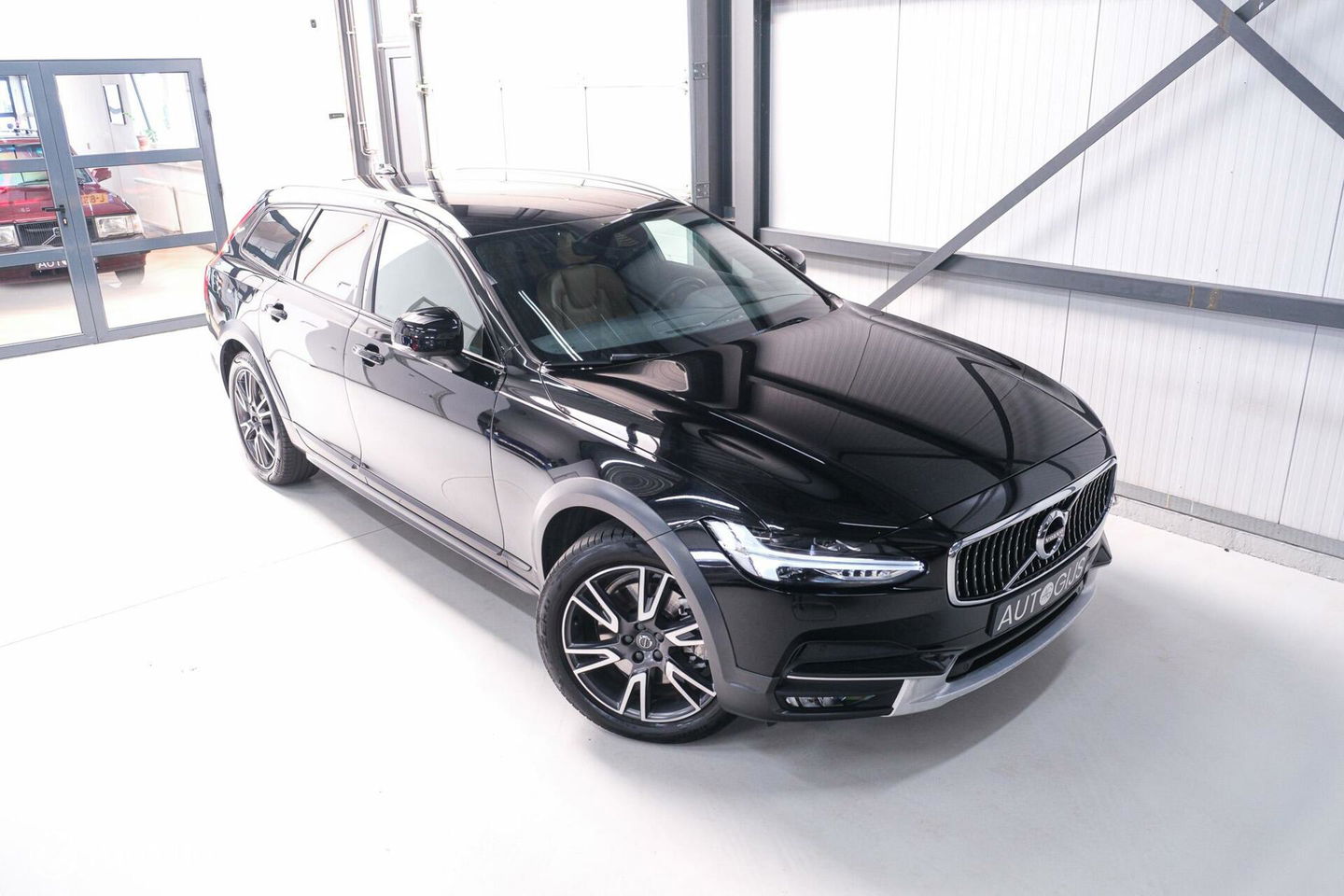 Volvo V90 Cross Country 2.0 D5 AWD Pro | Trekhaak | Leder | LED | Memory |