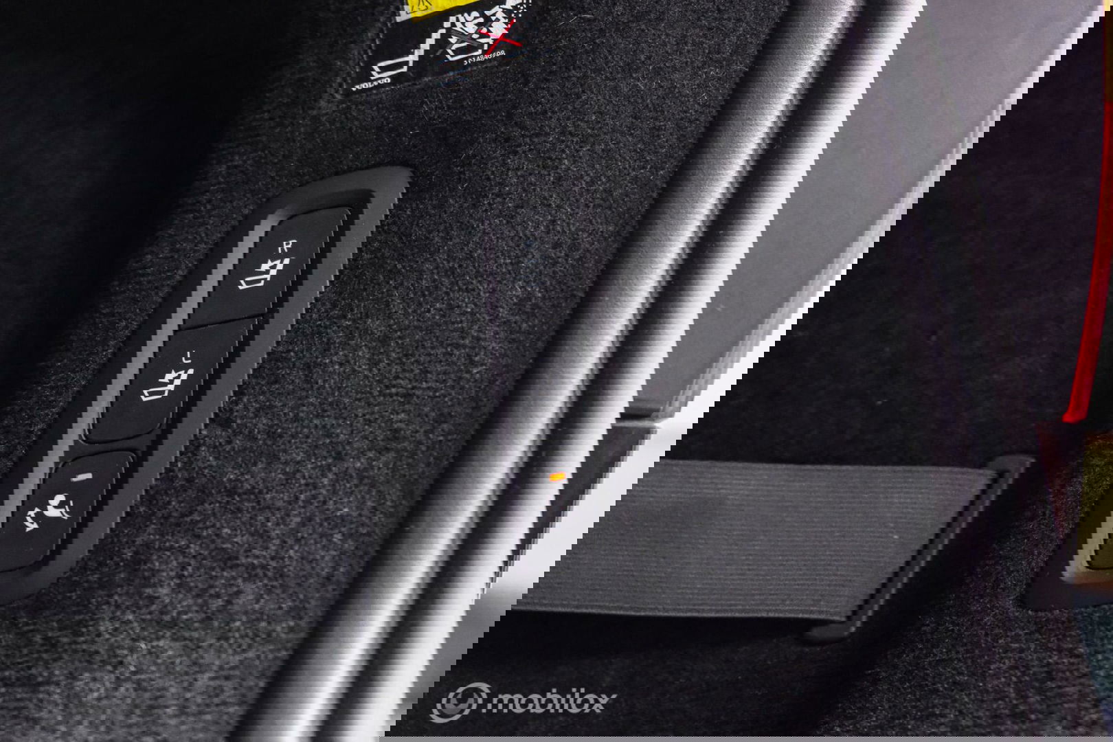 Volvo V90 Cross Country 2.0 D5 AWD Pro | Trekhaak | Leder | LED | Memory |