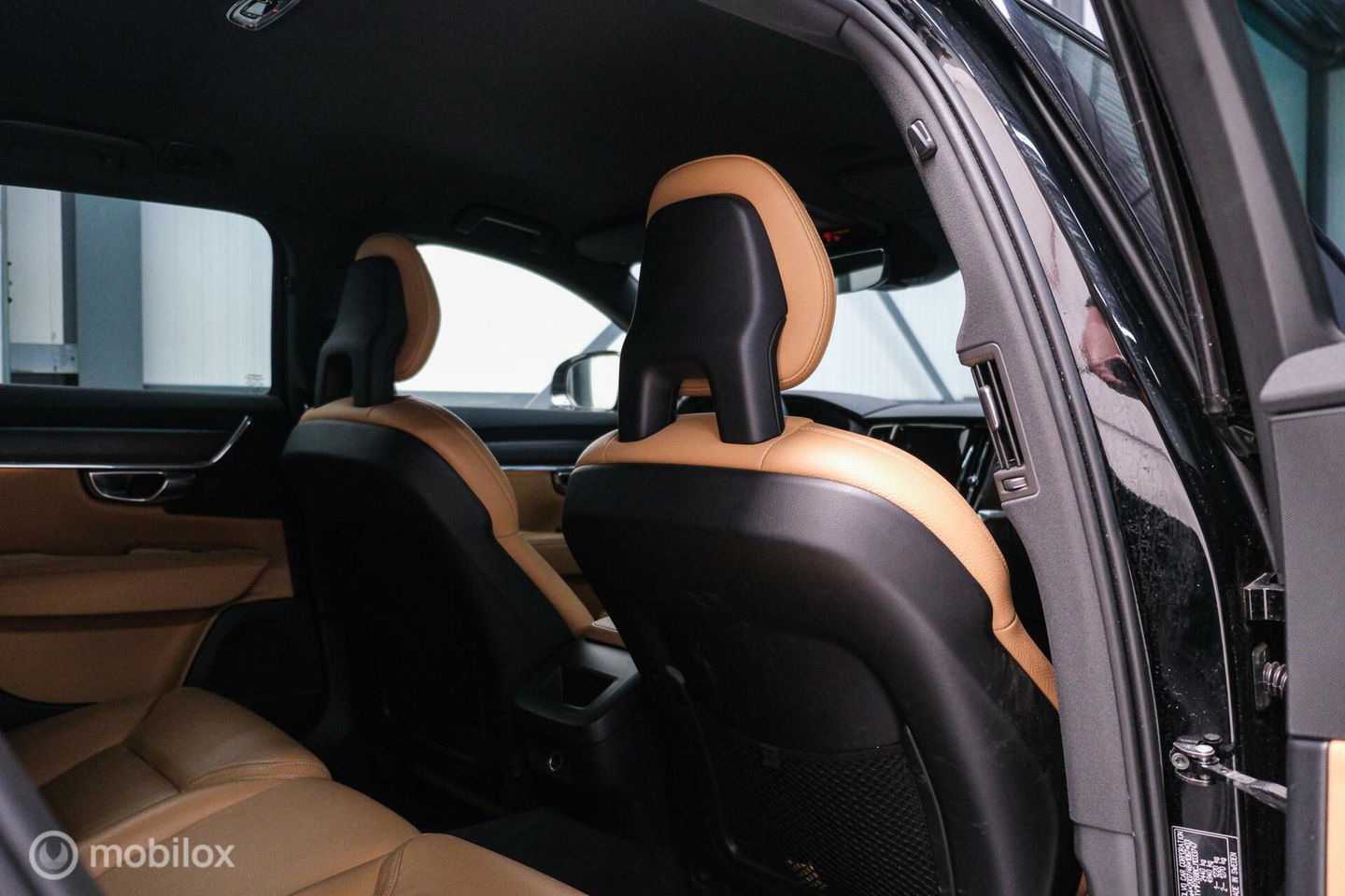 Volvo V90 Cross Country 2.0 D5 AWD Pro | Trekhaak | Leder | LED | Memory |