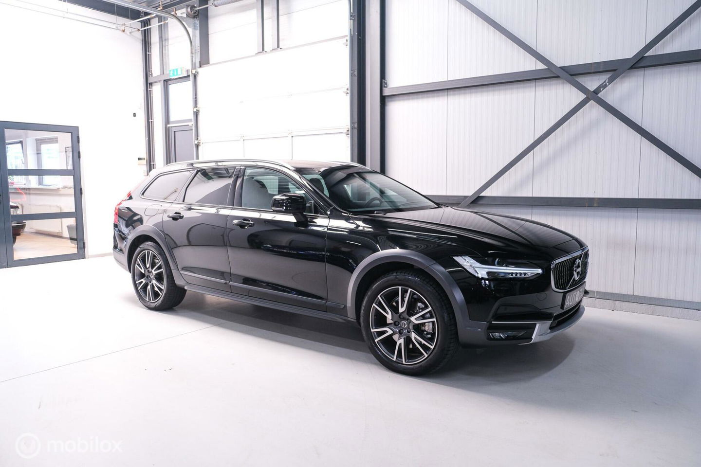 Volvo V90 Cross Country 2.0 D5 AWD Pro | Trekhaak | Leder | LED | Memory |