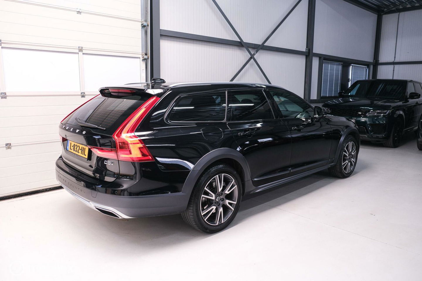 Volvo V90 Cross Country 2.0 D5 AWD Pro | Trekhaak | Leder | LED | Memory |