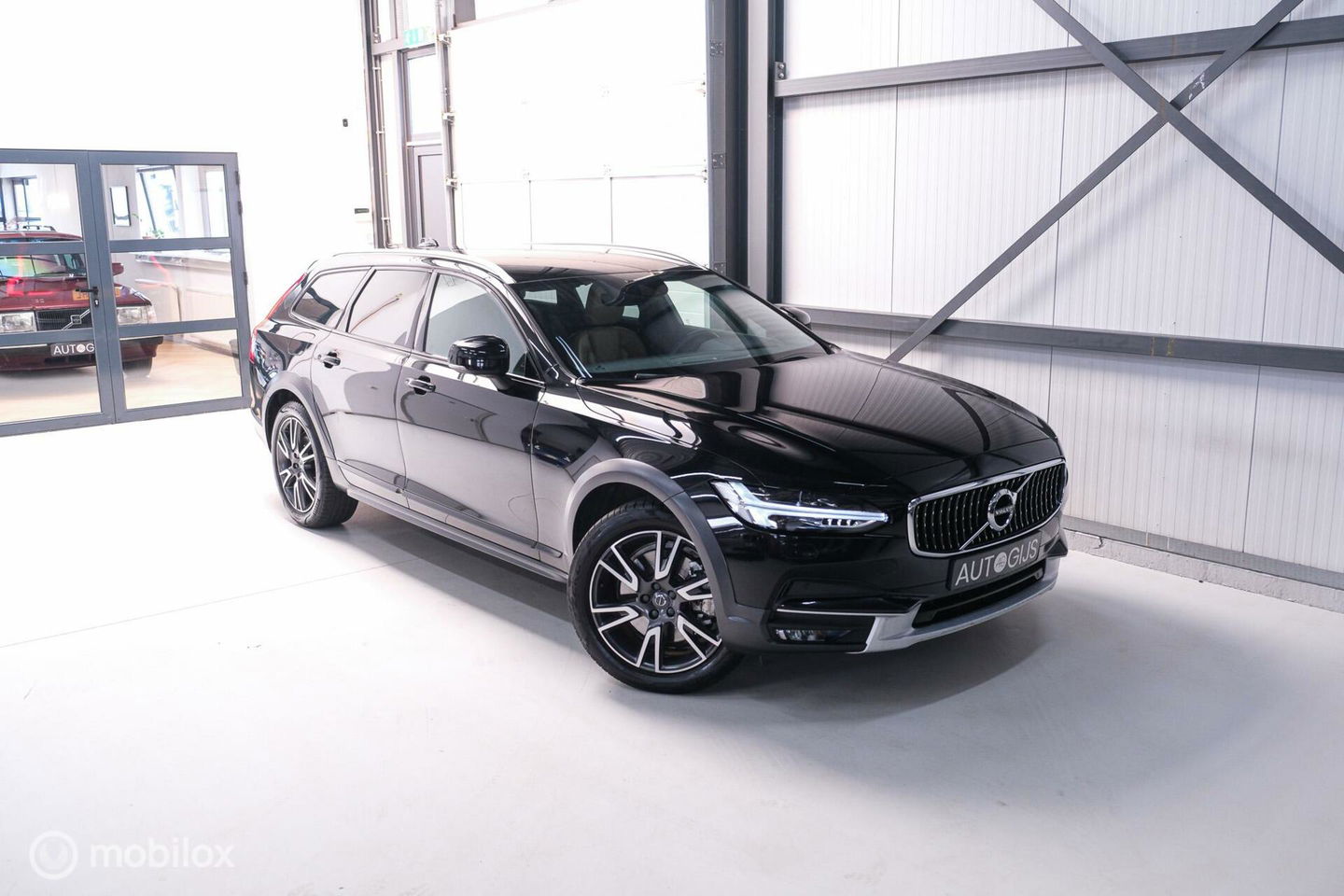 Volvo V90 Cross Country 2.0 D5 AWD Pro | Trekhaak | Leder | LED | Memory |