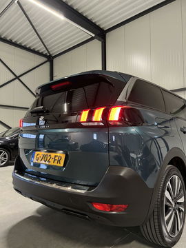 Peugeot 5008 1.2 PureTech Allure 7 Pers Trekhaak Carplay NAP