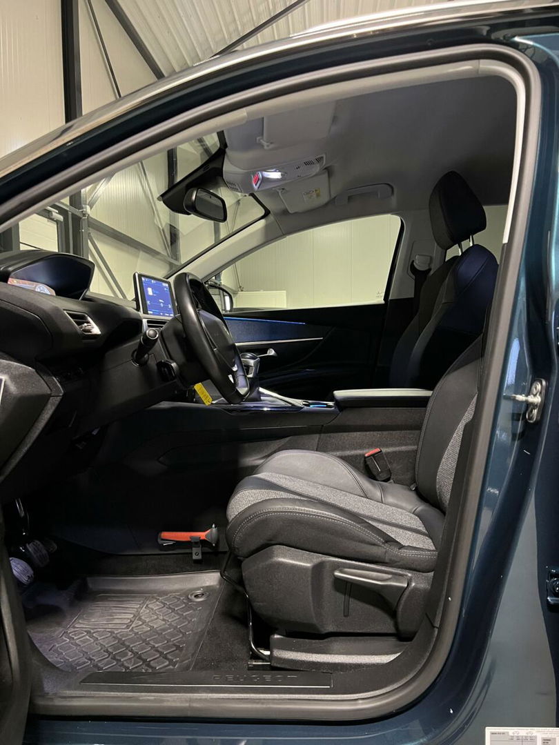Peugeot 5008 1.2 PureTech Allure 7 Pers Trekhaak Carplay NAP