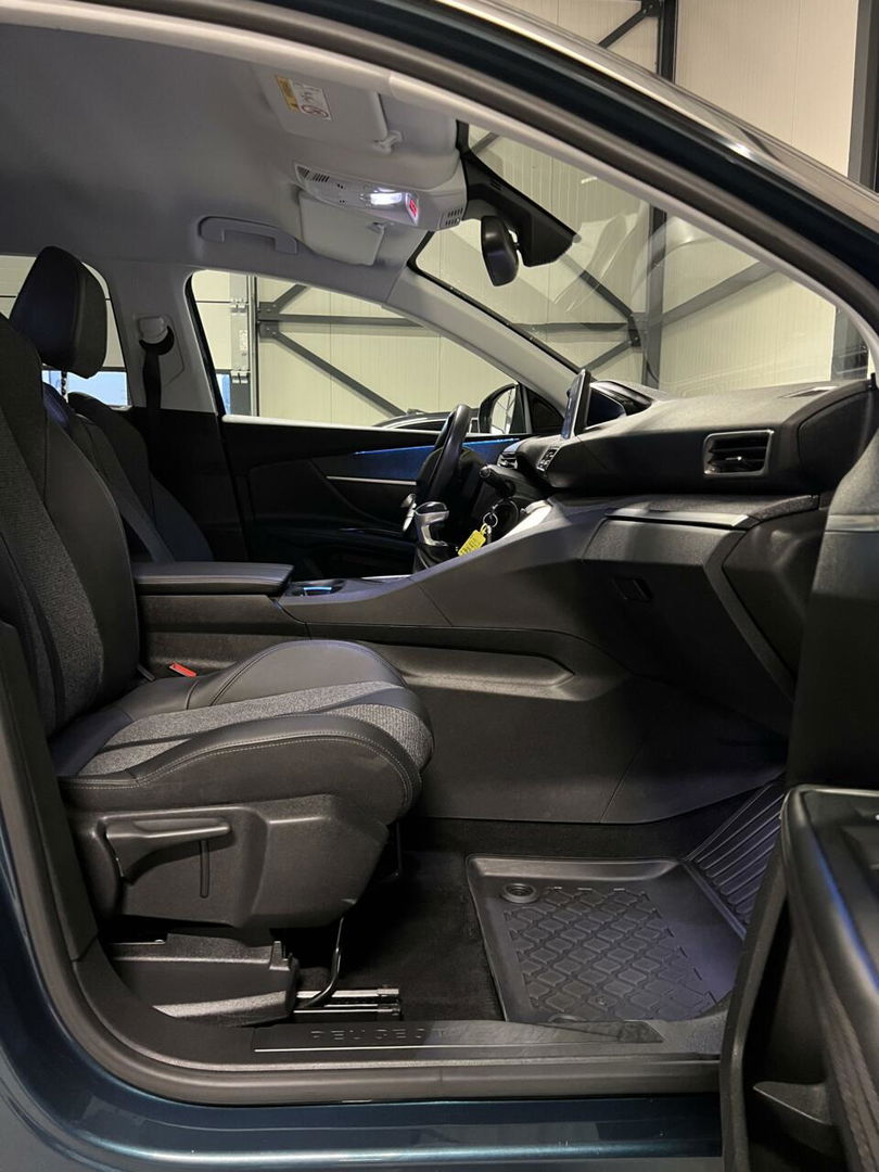 Peugeot 5008 1.2 PureTech Allure 7 Pers Trekhaak Carplay NAP
