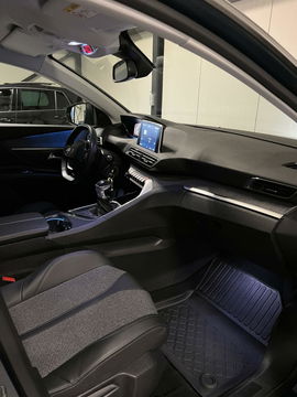 Peugeot 5008 1.2 PureTech Allure 7 Pers Trekhaak Carplay NAP