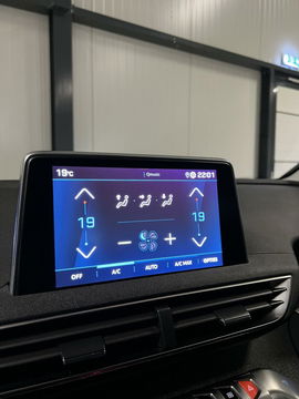 Peugeot 5008 1.2 PureTech Allure 7 Pers Trekhaak Carplay NAP