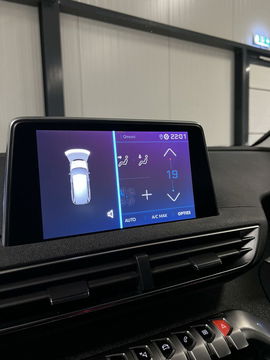 Peugeot 5008 1.2 PureTech Allure 7 Pers Trekhaak Carplay NAP