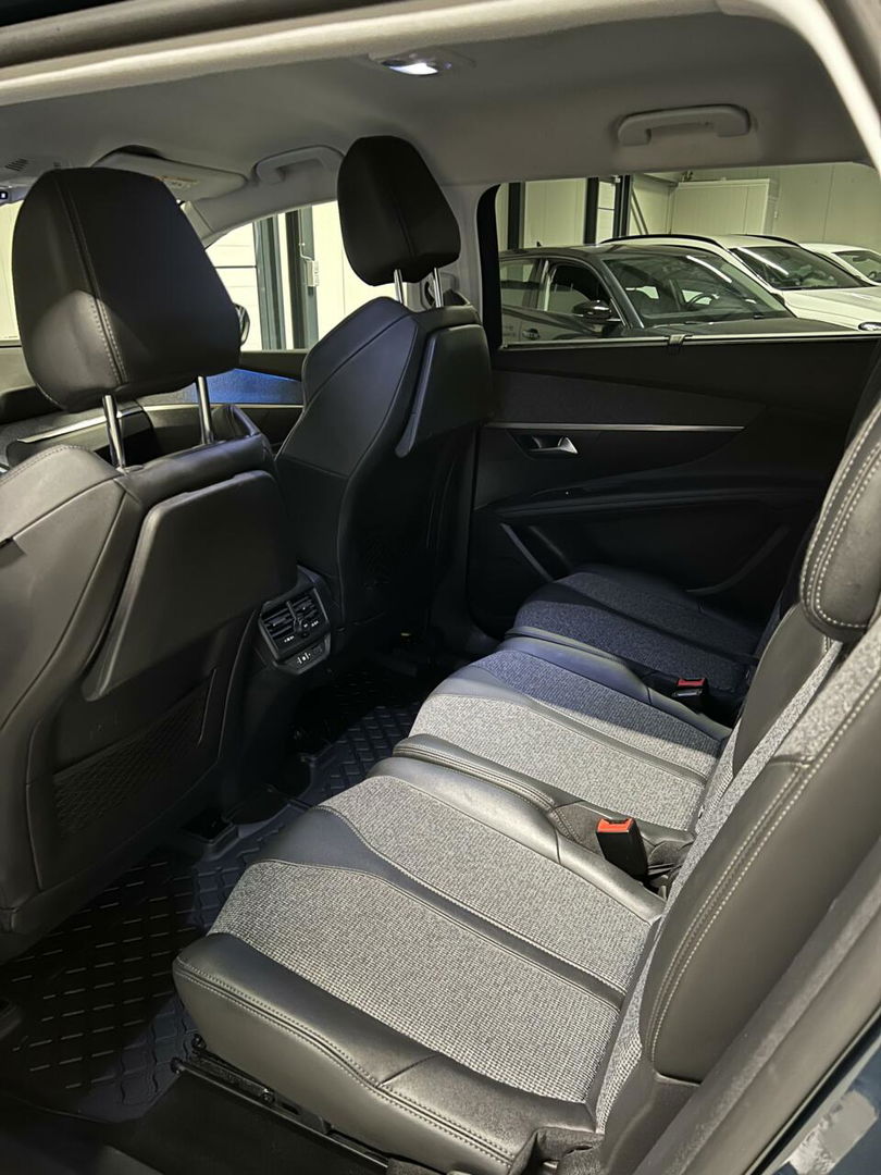Peugeot 5008 1.2 PureTech Allure 7 Pers Trekhaak Carplay NAP