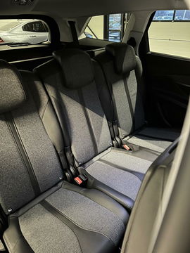 Peugeot 5008 1.2 PureTech Allure 7 Pers Trekhaak Carplay NAP