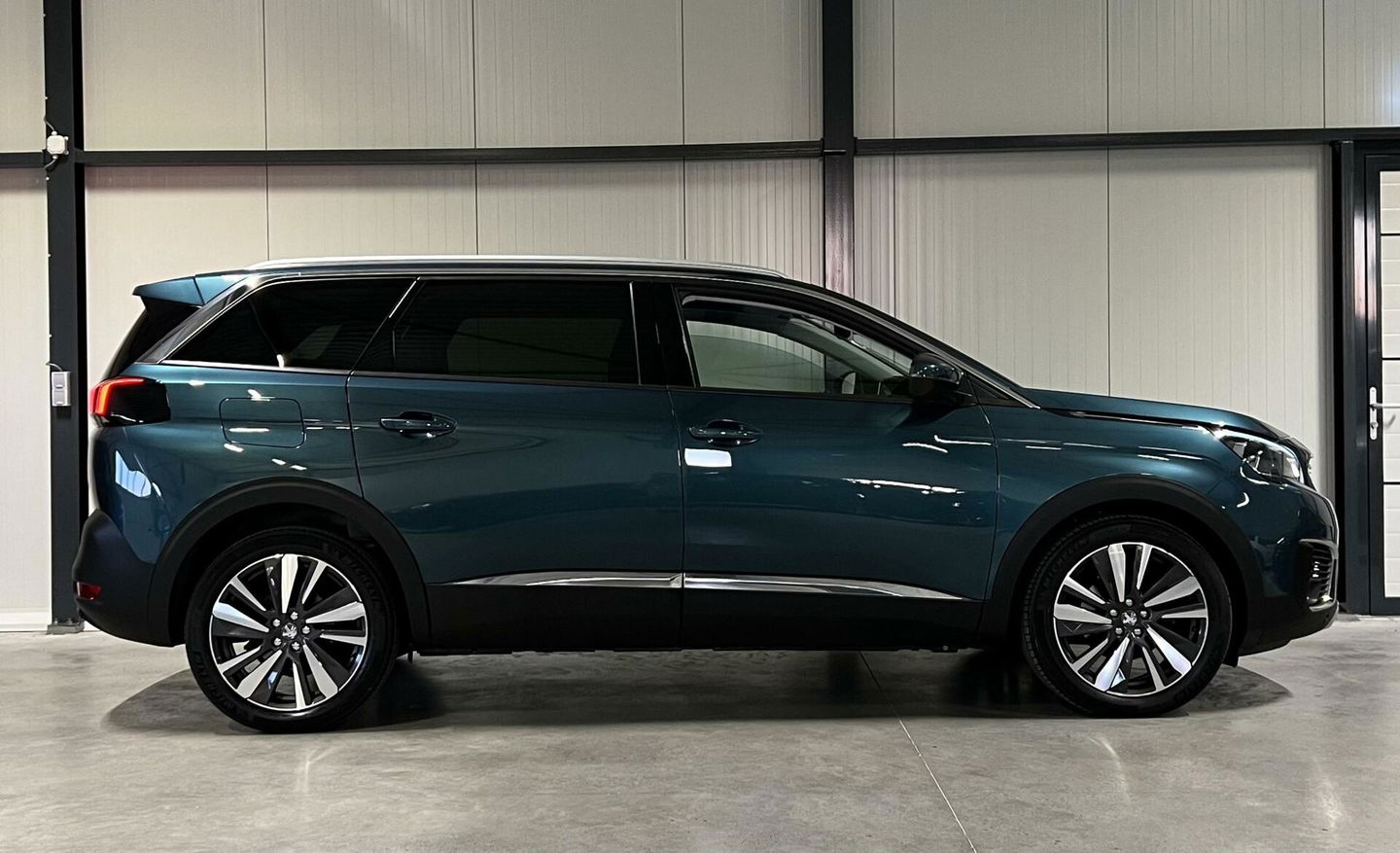 Peugeot 5008 1.2 PureTech Allure 7 Pers Trekhaak Carplay NAP