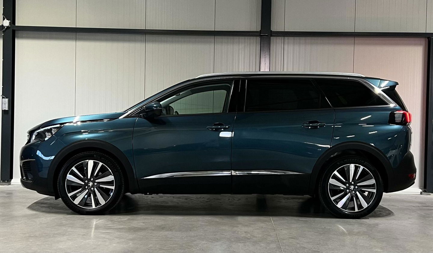 Peugeot 5008 1.2 PureTech Allure 7 Pers Trekhaak Carplay NAP