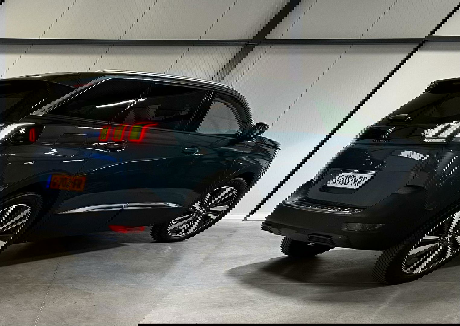 Peugeot 5008 1.2 PureTech Allure 7 Pers Trekhaak Carplay NAP