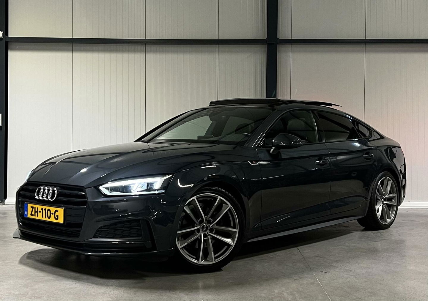 Audi A5 Sportback 40 TFSI 3X S-line Pano Virtual Sfeer Black