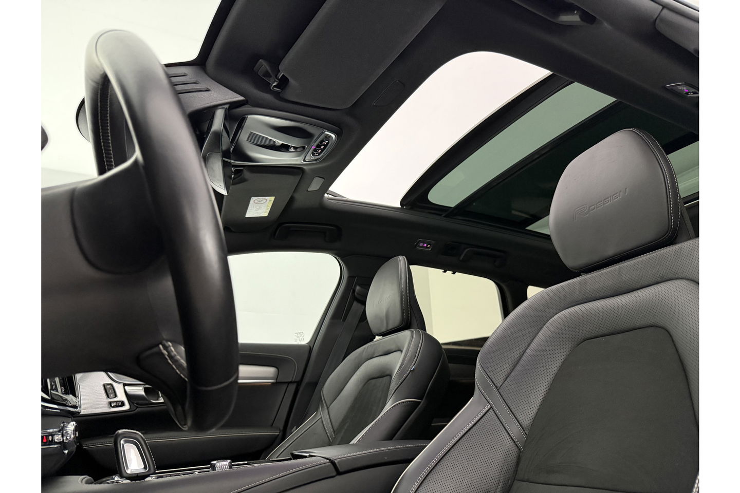 Volvo V90 2.0 T8 AWD R-Design bowers&wilkins 341PK 360 Camera Pano LED Virtual Sfeer Trekhaak Carplay Cruise Clima Leder Memory Head up Display 20"LMV Navi PDC