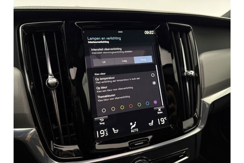 Volvo V90 2.0 T8 AWD R-Design bowers&wilkins 341PK 360 Camera Pano LED Virtual Sfeer Trekhaak Carplay Cruise Clima Leder Memory Head up Display 20"LMV Navi PDC