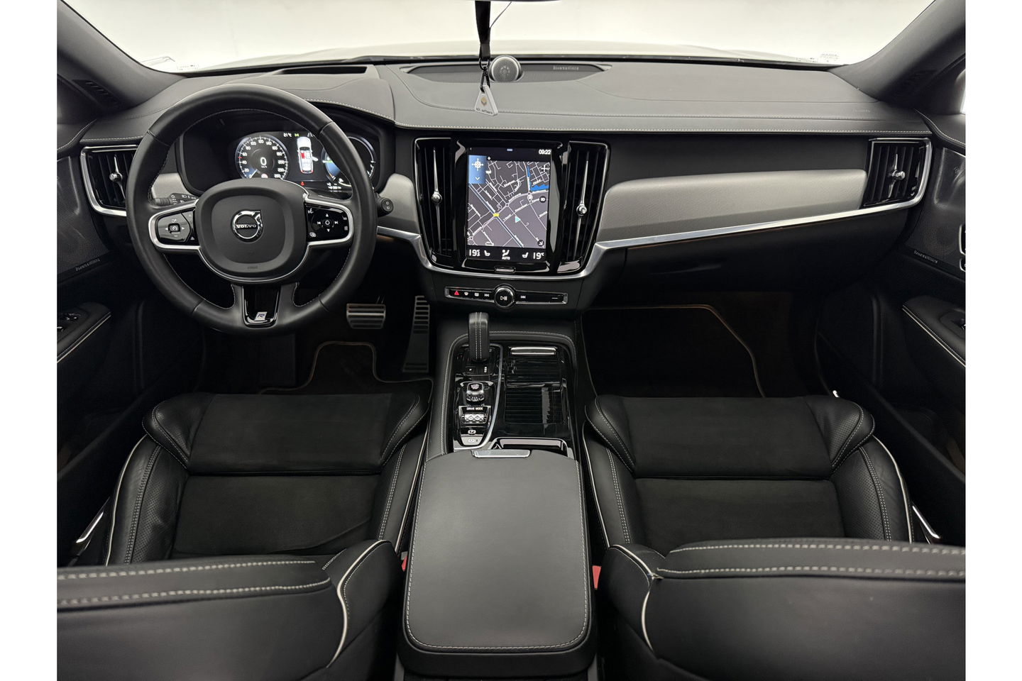 Volvo V90 2.0 T8 AWD R-Design bowers&wilkins 341PK 360 Camera Pano LED Virtual Sfeer Trekhaak Carplay Cruise Clima Leder Memory Head up Display 20"LMV Navi PDC